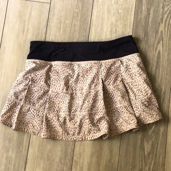 Lululemon skort - Picture 4 of 5